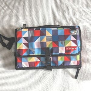 SKIP HOP Pronto Baby Changing Station & Diaper Clutch